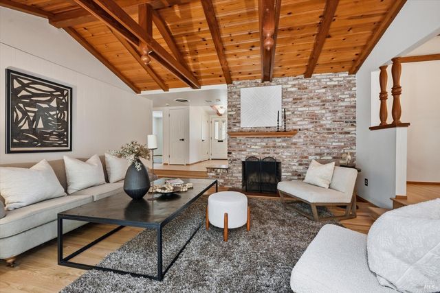 3196 Scenic Dr, Napa, CA 94558