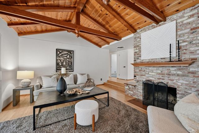 3196 Scenic Dr, Napa, CA 94558