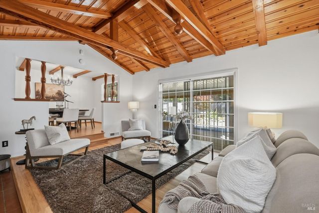 3196 Scenic Dr, Napa, CA 94558