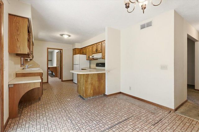 20893 BOUVIER Lane, Council Bluffs, IA 51503
