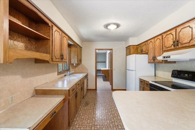 20893 BOUVIER Lane, Council Bluffs, IA 51503