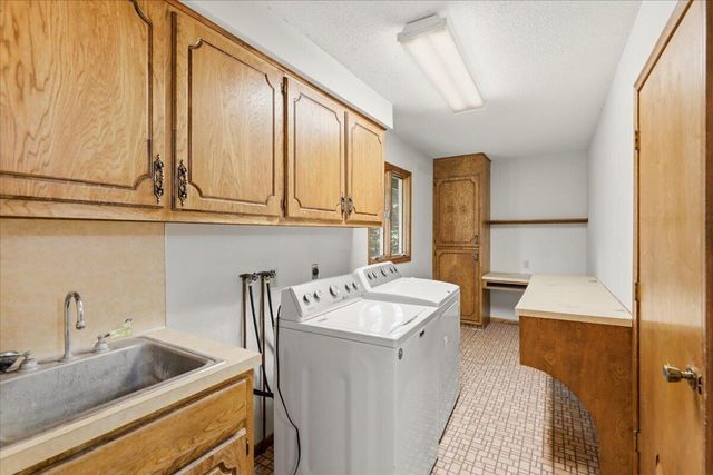 20893 BOUVIER Lane, Council Bluffs, IA 51503
