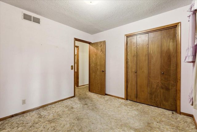 20893 BOUVIER Lane, Council Bluffs, IA 51503