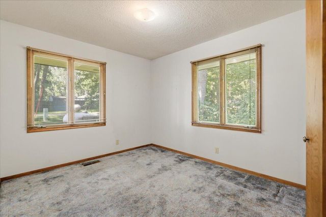 20893 BOUVIER Lane, Council Bluffs, IA 51503