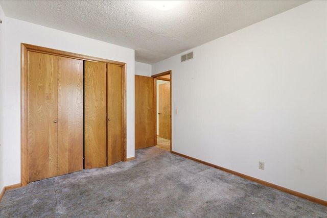 20893 BOUVIER Lane, Council Bluffs, IA 51503
