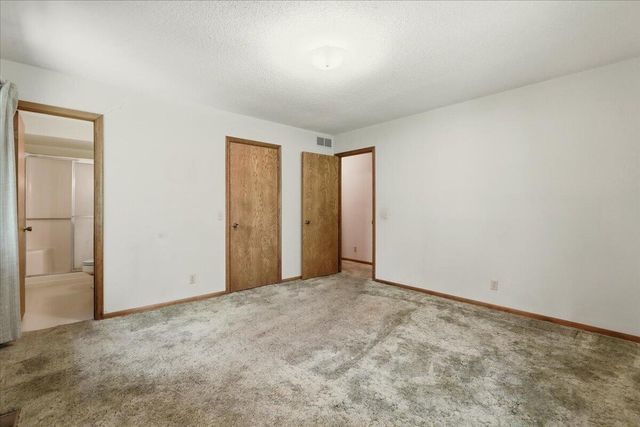 20893 BOUVIER Lane, Council Bluffs, IA 51503