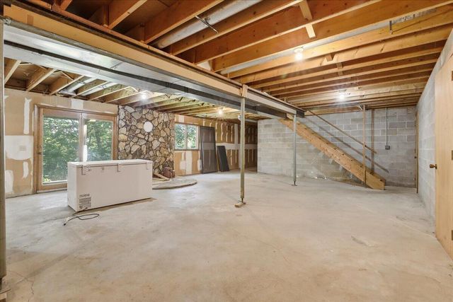 20893 BOUVIER Lane, Council Bluffs, IA 51503