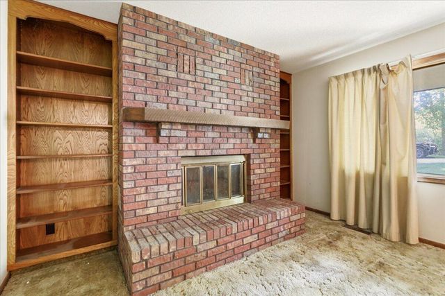 20893 BOUVIER Lane, Council Bluffs, IA 51503