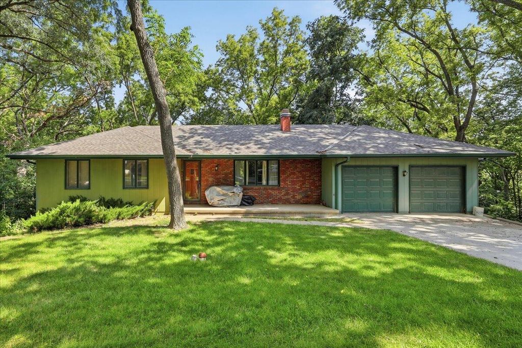 20893 BOUVIER Lane, Council Bluffs, IA 51503