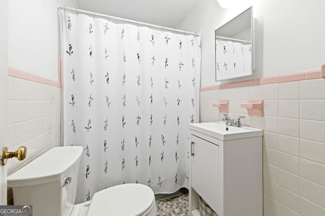 1879 Falls Road, Toccoa, GA 30577