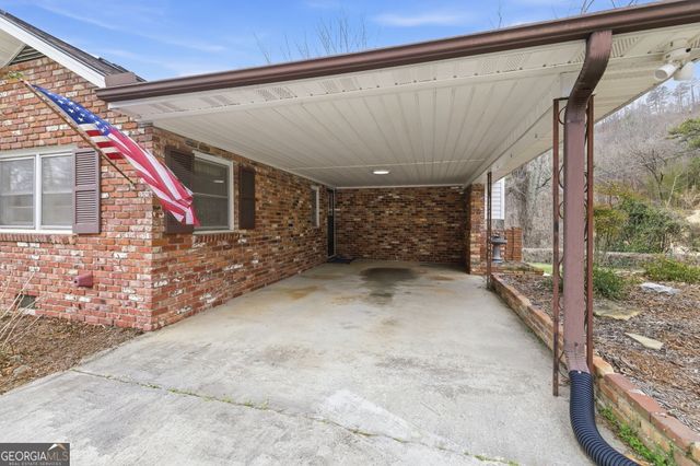 1879 Falls Road, Toccoa, GA 30577