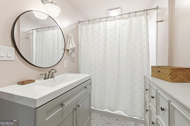 1879 Falls Road, Toccoa, GA 30577