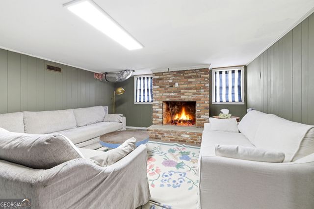 1879 Falls Road, Toccoa, GA 30577