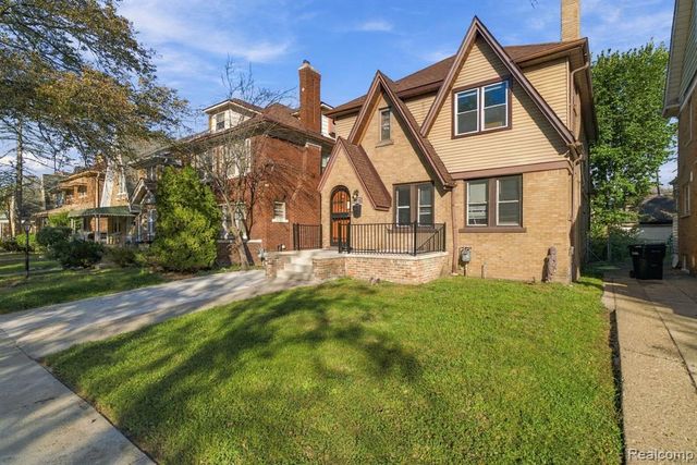 3230 Leslie Street, Detroit, MI 48238