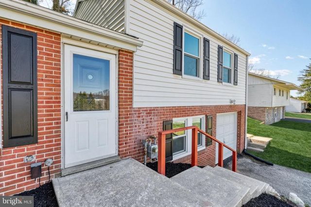 630 HAMMOND RD, York, PA 17406