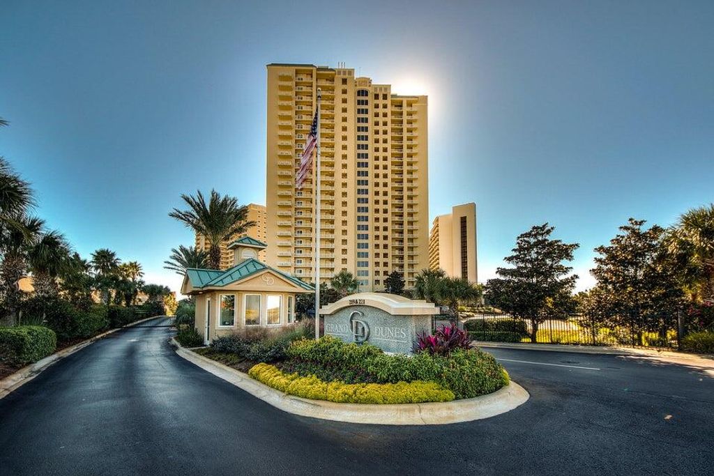 Image 2 of property listing at 221 Scenic Gulf Drive 1450, Miramar Beach, FL 32550
