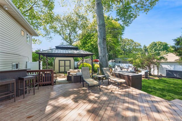 17 Joyce Drive, Riverhead, NY 11901