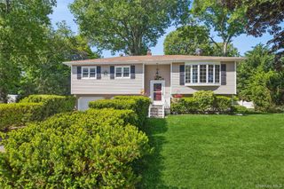 17 Joyce Drive, Riverhead, NY 11901