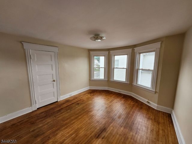 33 Livingston Ave 2, Lyndhurst Twp., NJ 07071