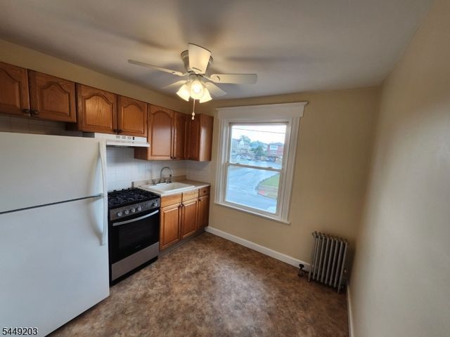 33 Livingston Ave 2, Lyndhurst Twp., NJ 07071