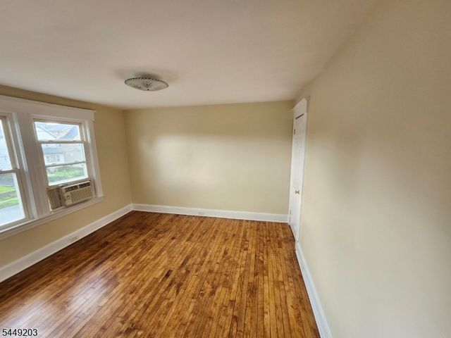 33 Livingston Ave 2, Lyndhurst Twp., NJ 07071