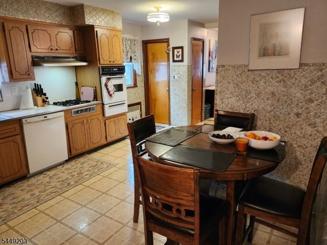 33 Livingston Ave 2, Lyndhurst Twp., NJ 07071