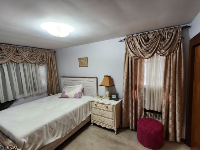33 Livingston Ave 2, Lyndhurst Twp., NJ 07071