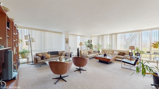 601 E 32nd Street 210, Chicago, IL 60616