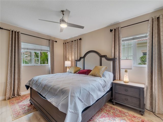 560 7th Square 102, Vero Beach, FL 32962