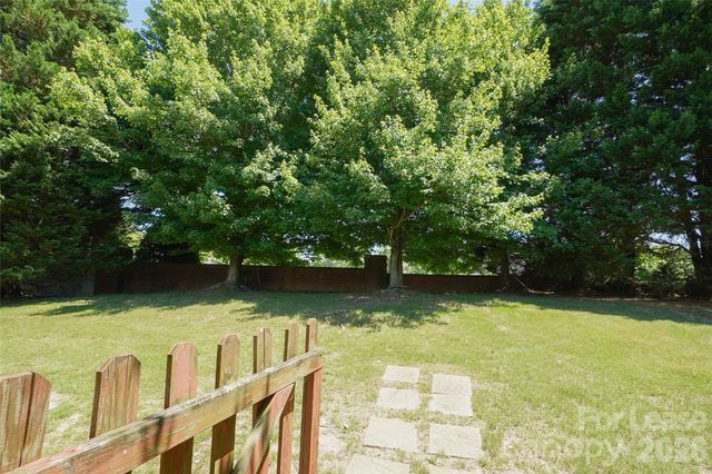 2411 Normancrest Court, Charlotte, NC 28270