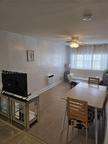 5712 Hollywood Blvd 1, Hollywood, FL 33021