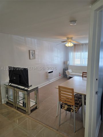5712 Hollywood Blvd 1, Hollywood, FL 33021