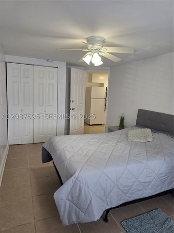 5712 Hollywood Blvd 1, Hollywood, FL 33021