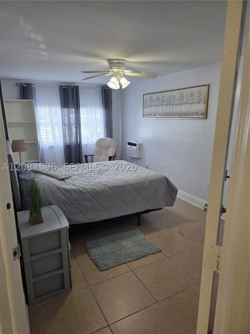 5712 Hollywood Blvd 1, Hollywood, FL 33021
