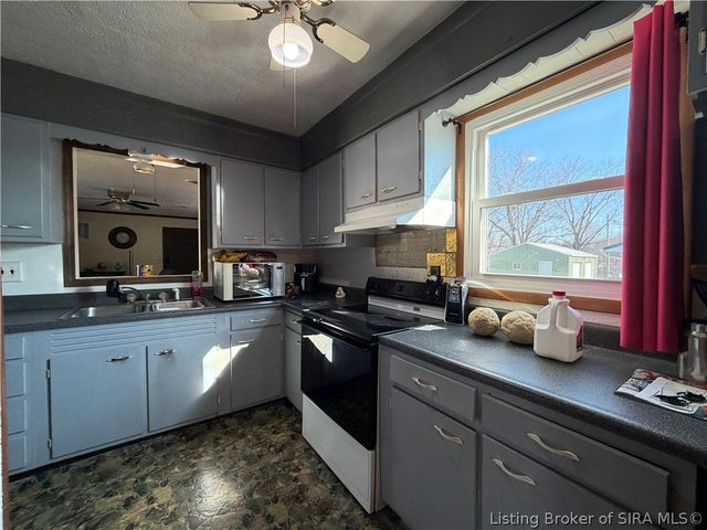 404 W Craig Road, Scottsburg, IN 47170