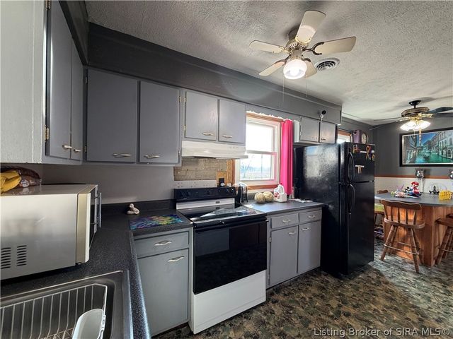 404 W Craig Road, Scottsburg, IN 47170