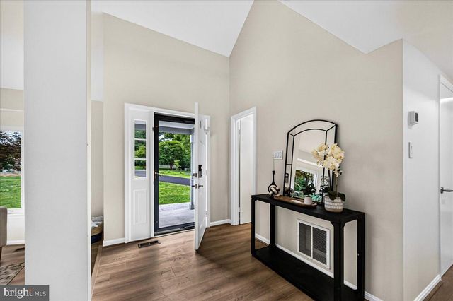 11057 BISHOPSGATE CT, Reston, VA 20194