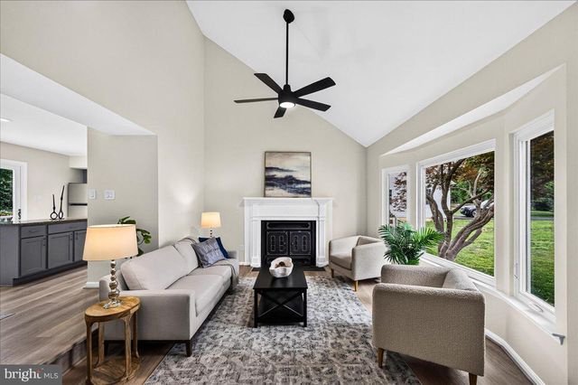 11057 BISHOPSGATE CT, Reston, VA 20194