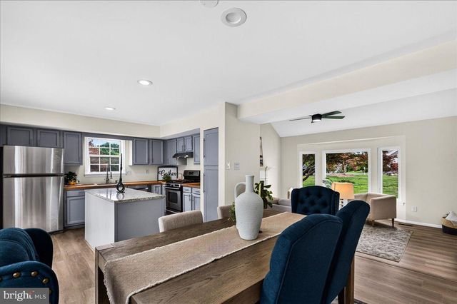 11057 BISHOPSGATE CT, Reston, VA 20194