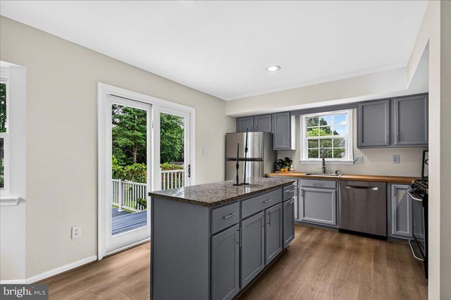 11057 BISHOPSGATE CT, Reston, VA 20194