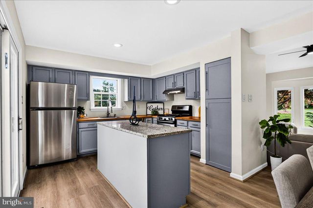 11057 BISHOPSGATE CT, Reston, VA 20194