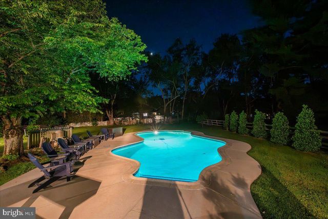 11057 BISHOPSGATE CT, Reston, VA 20194