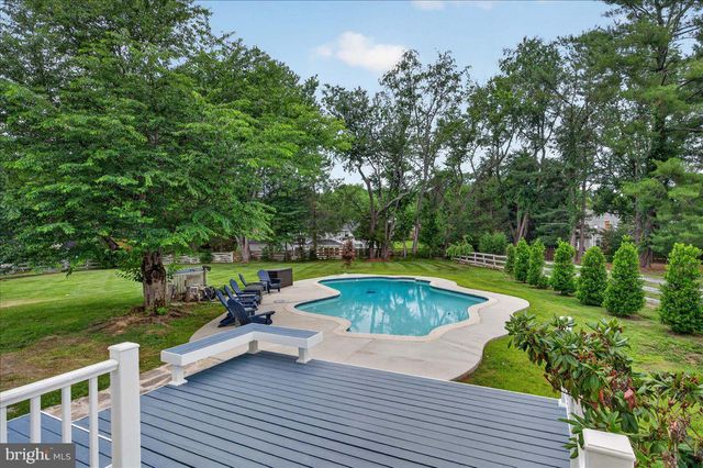 11057 BISHOPSGATE CT, Reston, VA 20194