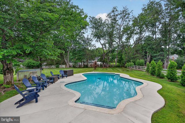 11057 BISHOPSGATE CT, Reston, VA 20194