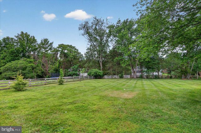 11057 BISHOPSGATE CT, Reston, VA 20194