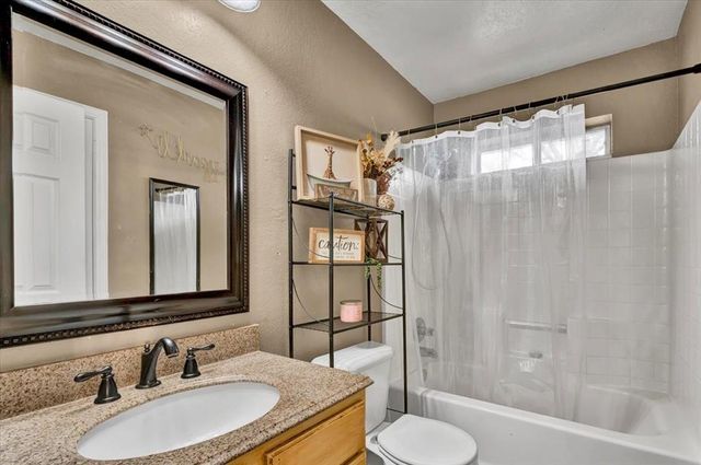 10536 NW 45th Court, Yukon, OK 73099