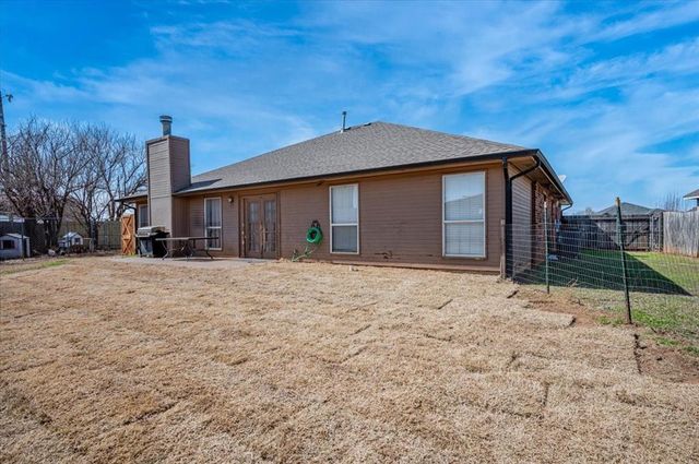 10536 NW 45th Court, Yukon, OK 73099