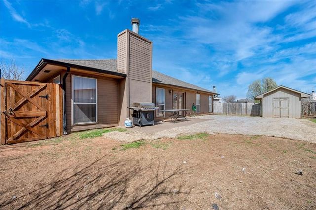 10536 NW 45th Court, Yukon, OK 73099