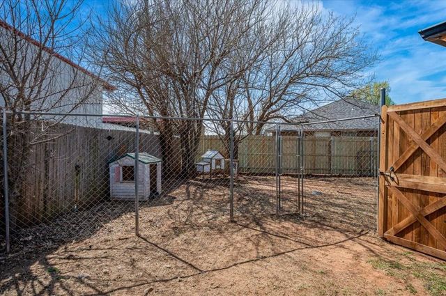 10536 NW 45th Court, Yukon, OK 73099