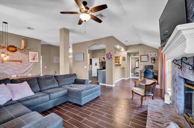 10536 NW 45th Court, Yukon, OK 73099